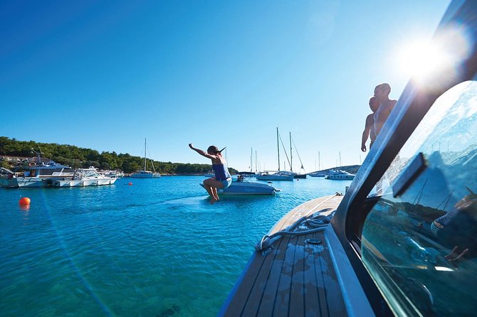 4-Island Split Boat Tour (Brač, Pakleni, Hvar, Šolta) - Finishing near Šolta with a final swim