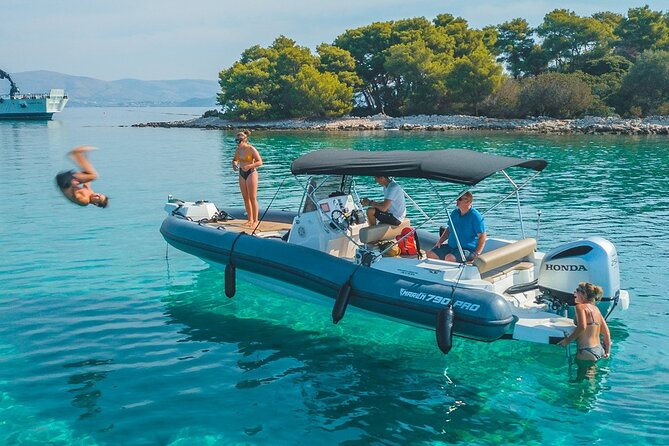 Adriatica Tour ( Blue Lagoon and Solta) from Trogir - From Trogir to the open water