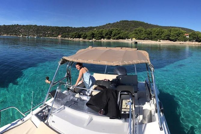 Adriatica Tour ( Blue Lagoon and Solta) from Trogir or Split - Stomorska: two hours for lunch on Šolta