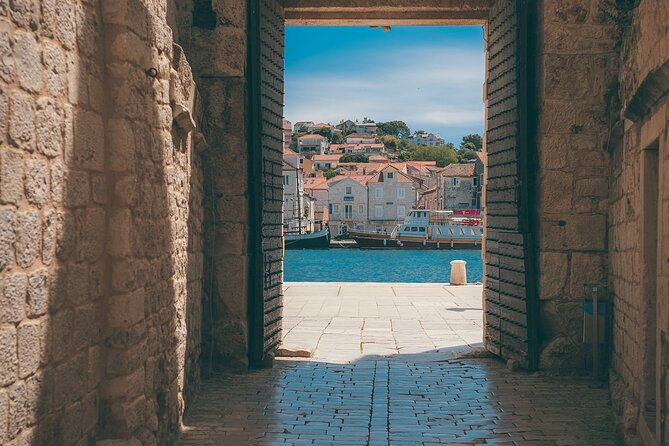 Best of Split & Trogir: Private VIP Tour with Local Guide - Saint Lawrence’s Cathedral and centuries of style