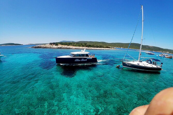 Blue cave and Hvar - 5 Islands speedboat tour from Split - A fast day across five island stops