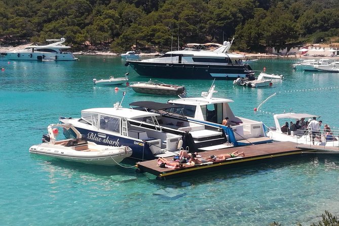 Blue cave and Hvar - 5 Islands speedboat tour from Split - Two hours in Hvar, your best chance to eat and explore