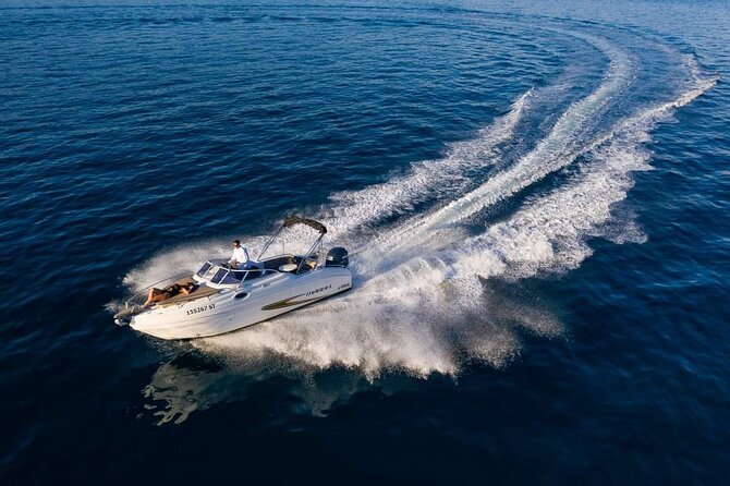Blue Cave & Five Islands Tour - Two hours in Hvar town