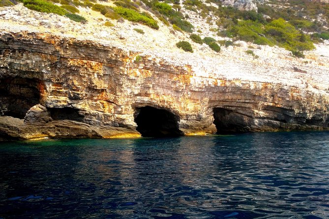 Blue Cave & Hvar : Five Islands Private Speedboat tour - Vis and the military tunnel
