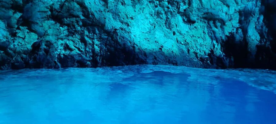 Blue Cave & Island-Hopping Tour with Snorkeling from Split - Guide service, boat comfort, and group size