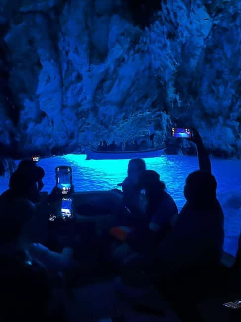 Blue Cave & Island Treasures: Komiža & 5 Gems Boat Tour - Komiža, the most appealing early stop