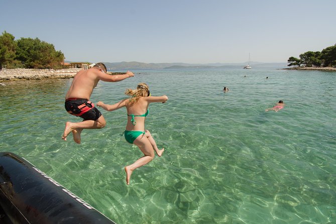 Blue Lagoon & 3 Islands Small-Group Speedboat Tour - The crew and the small-group feel