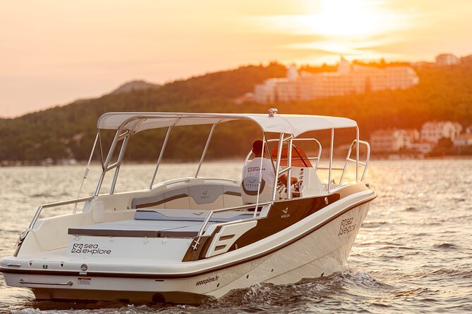 Blue Lagoon and 3 Islands Half Day Tour by Speed Boat - Trogir - Who will enjoy this Trogir boat trip