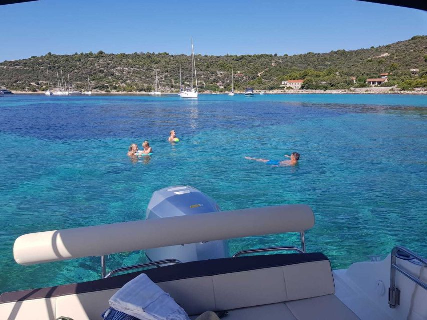 Blue Lagoon and hidden gems of island Šolta - Meeting point and cancellation flexibility