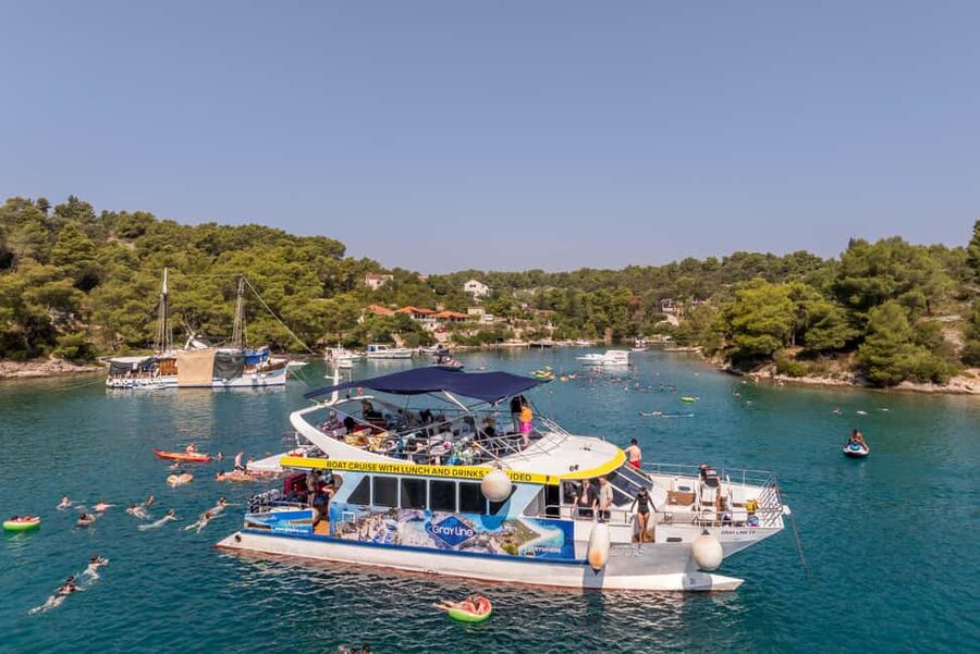 Blue Lagoon & Islands Day Cruise from Split with Lunch - Lunch on board, with three burger choices