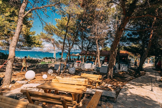 Blue Lagoon Private Tour from Trogir - LUNCH IN THE RESTAURANT INCLUDED - How private is this experience?
