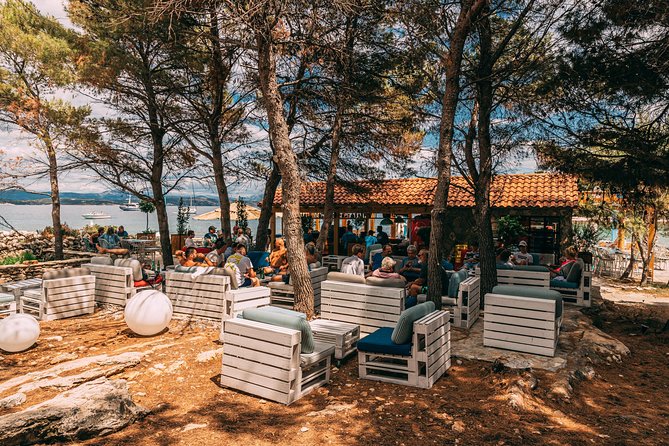 Blue Lagoon Private Tour from Trogir - LUNCH IN THE RESTAURANT INCLUDED - What the price includes, and what to clarify