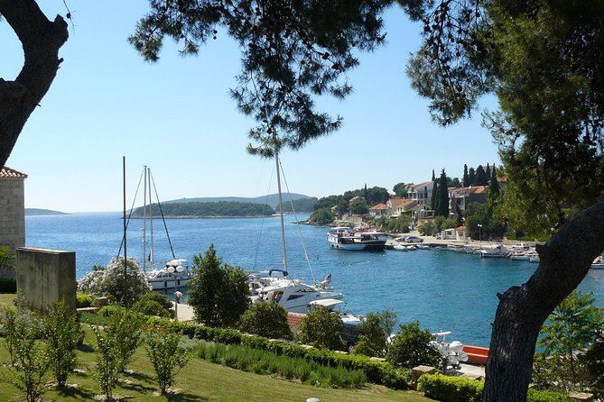 Blue Lagoon Private Tour from Trogir - LUNCH IN THE RESTAURANT INCLUDED - Who will enjoy this boat day?