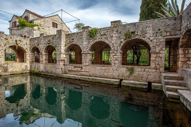 Brac, Hvar, & Solta Day Trip: Snorkeling, Wine & Lunch from Split - The speedboat ride from Split to Brac