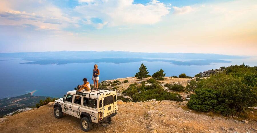 Brač: Island Exploration Tour by Four-Wheel Drive Jeep - Nerežišća and the island’s old center