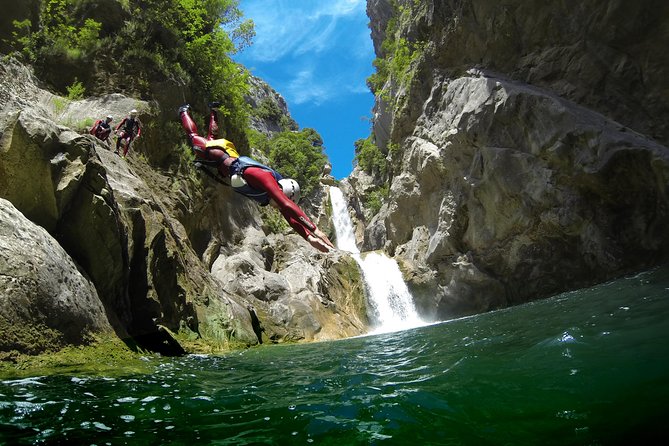 Canyoning basic on Cetina river from Omiš - Walking into the Cetina gorge