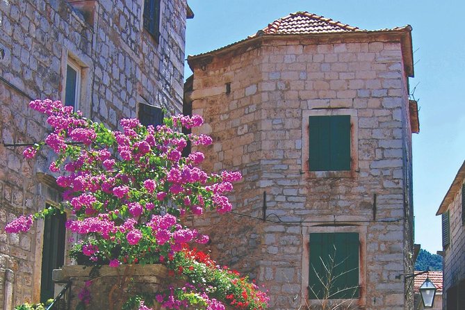 Croatia Island Hopping: Dalmatia from Split (8 days) - Hotel locations and what to expect