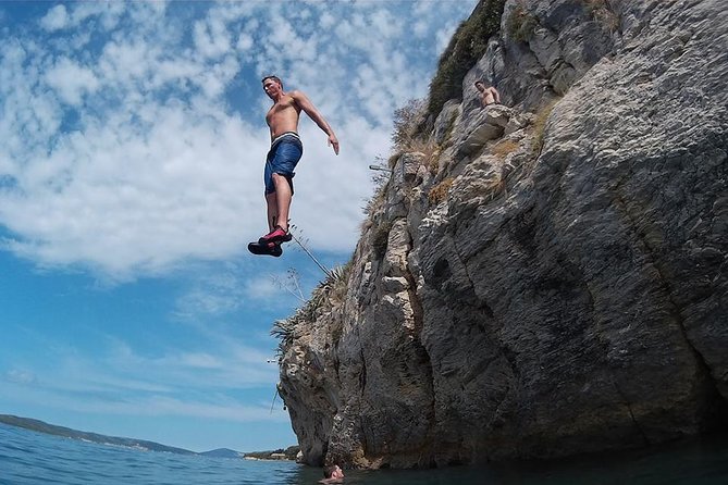 Deep Water Solo and Cliff Jumping Tour in Split - Climbing over clear water on routes for different abilities