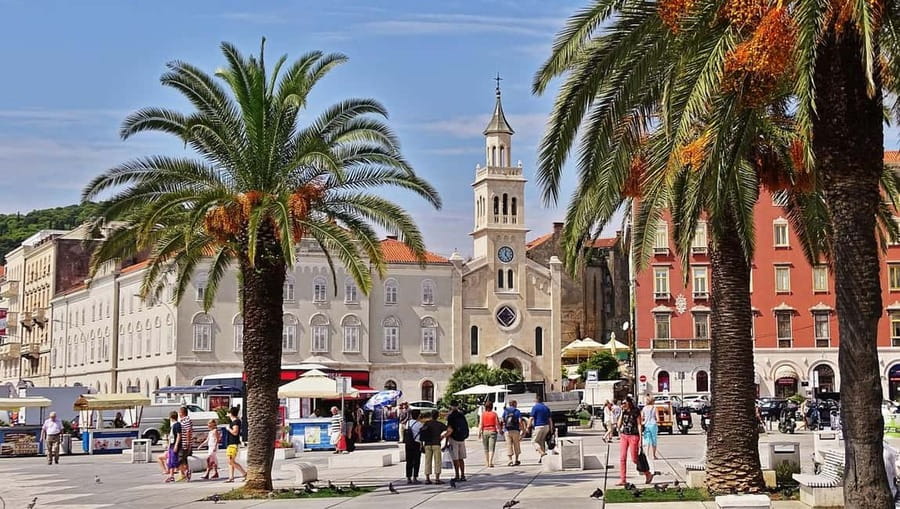 Diocletian's Palace and Old Town SMALL GROUP Walking Tour - Meeting at the Golden Gate and Gregory of Nin