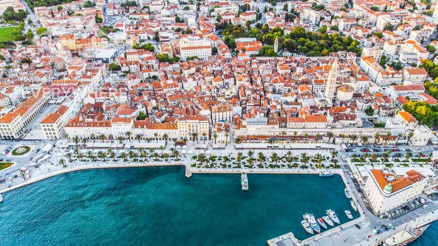 Discover The Old Town Split 1.5h walking Small group tour - Medieval lanes, cafés, and souvenir shops