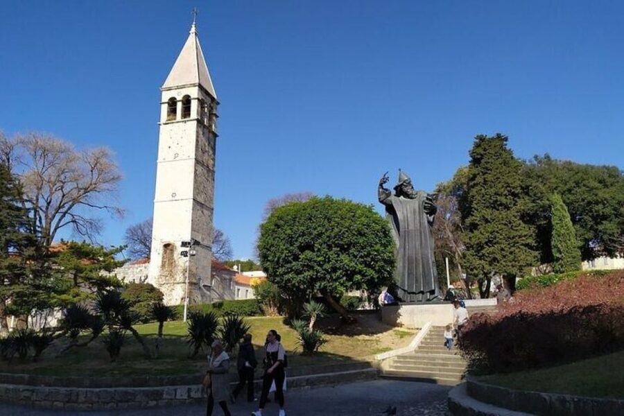Experience Split History Walking Tour With Local Historian - Inside Diocletian’s Palace and the imperial center