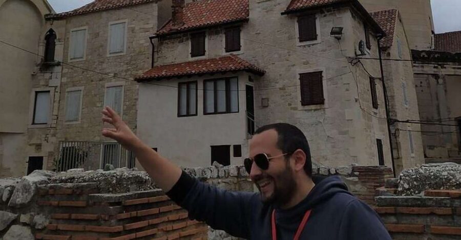 Experience Split History Walking Tour With Local Historian - The cathedral, mausoleum, and vestibule
