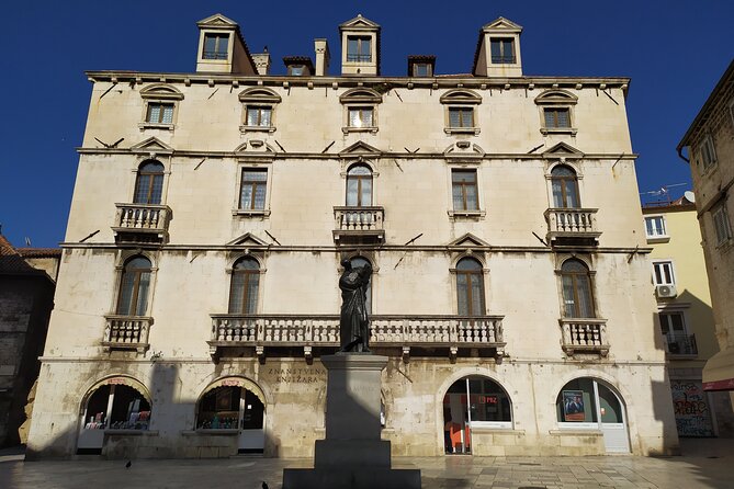Experience Split With Local Professional Historian - Private - From Roman residence to Riva Harbor