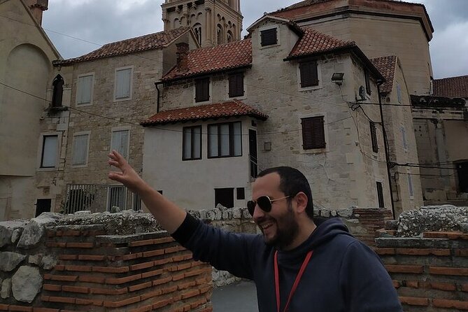 Experience Split With Local Professional Historian - Small Group - Key points before you book