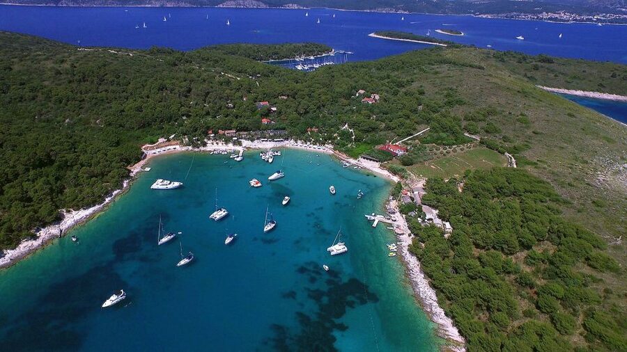 From Omis: Blue Cave & 5 Island Speedboat Tour - Who should book this island-hopping day?