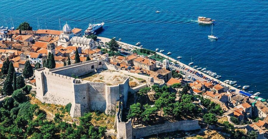 From Sinj: 1.5-Hour Private Flight over Kornati & Šibenik - Rogoznica and Primošten from above