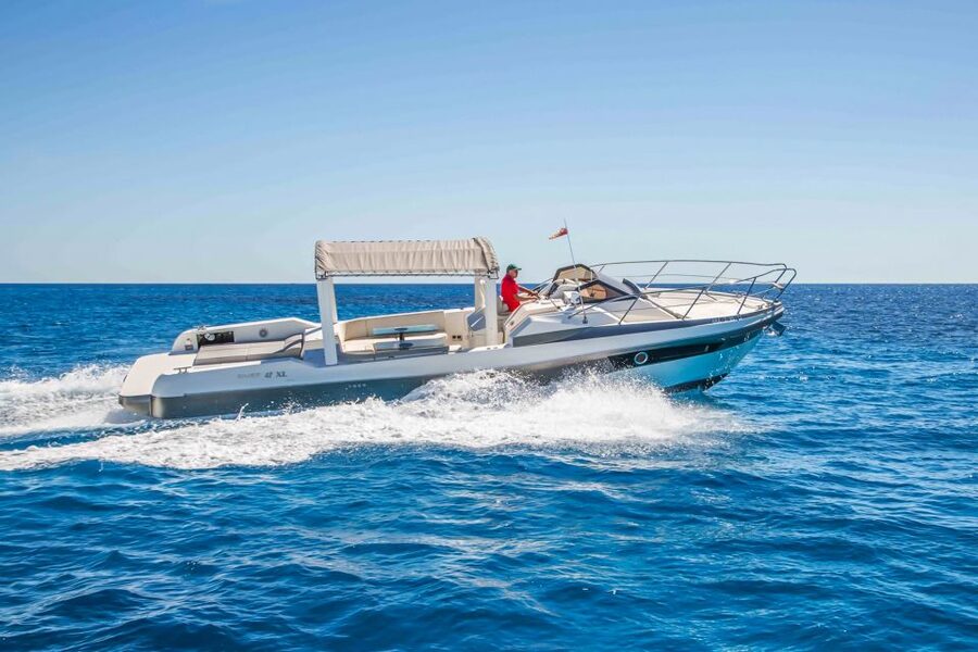 From Split: Blue Cave & 5 Islands with Vis & Hvar Boat Tour - Komiža, the fishing town of Vis
