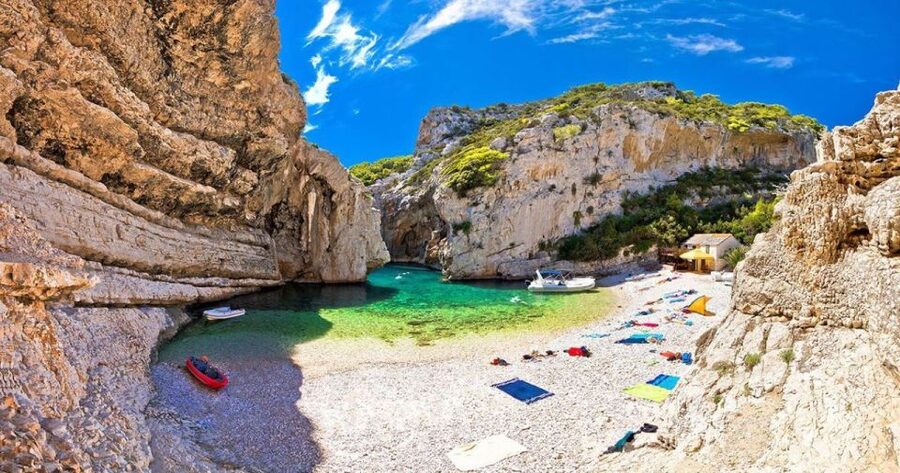 From Split: Blue Cave and 5 islands-Day Tour - Stiniva Cove and the limits of a photo stop