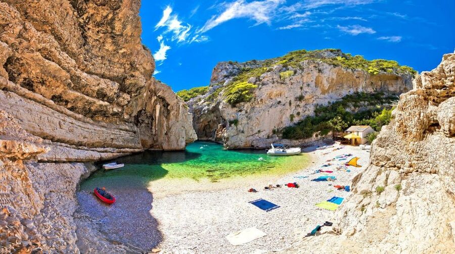 From Split: Blue Cave and Hvar Guided Tour by Luxury Boat - From Split to the Blue Cave by speedboat