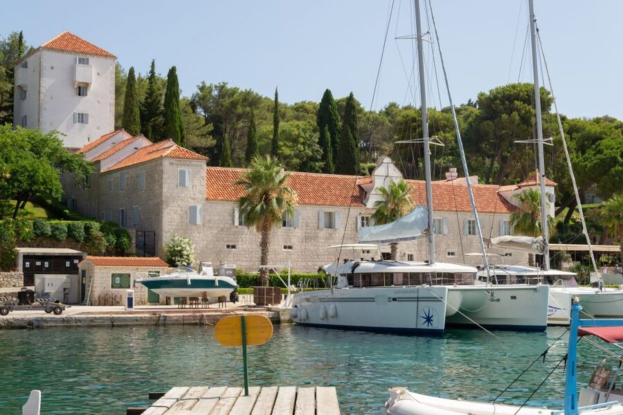 From Split: Blue Lagoon, Šolta, and Trogir Speedboat Tour - Who Will Enjoy This Tour Most?