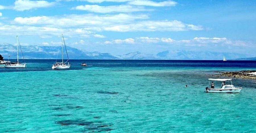 From Split: Islands & Blue Lagoon Cruise with Lunch & Drinks - Lunch on the way to the Blue Lagoon
