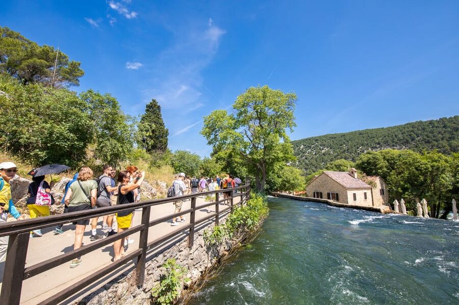 From Split: Krka Waterfalls day tour & wine tasting - Wine, cheese, and free time in Skradin