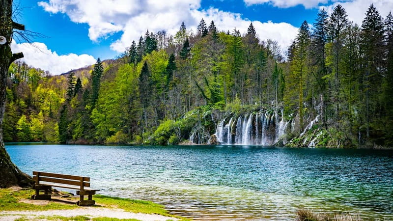 From Split: Plitvice Lakes Guided tour - Entering the Upper Lakes on an 8-kilometer walk