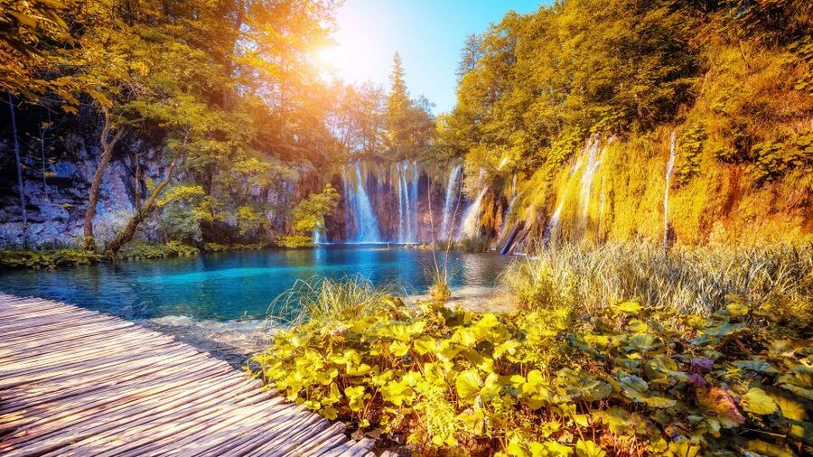 From Split: Plitvice Lakes Guided Tour with Entry Tickets - The panoramic boat and electric train rides