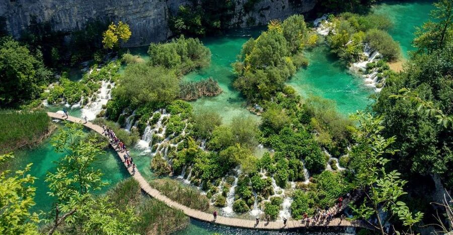 From Split: Private Tour to Plitvice Lakes National Park - Entering the lower lakes and following the wooden paths