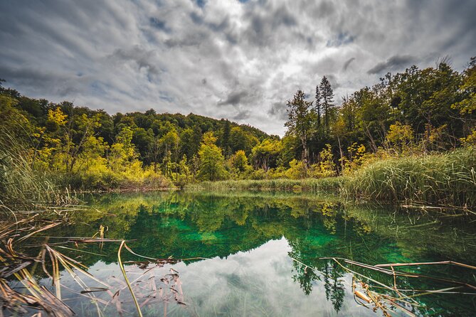 From Split: Self-Guided Plitvice Lakes Day Tour with Boat Ride - Arriving at the park and getting your bearings