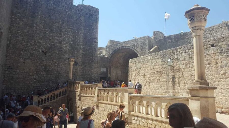 From Split/Trogir: Dubrovnik Guided Tour with a Stop in Ston - The buildings you will see with the guide