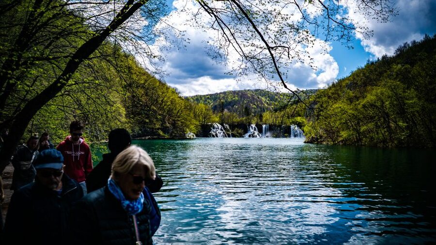 From Split/Trogir/Omiš: Plitvice Lakes Guided Group Tour - The panoramic train and the return journey