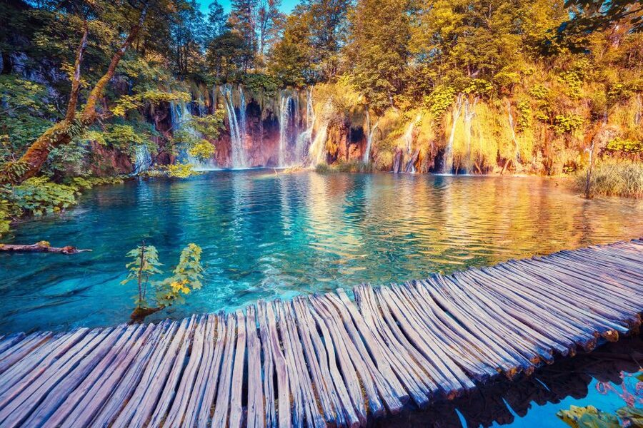From Split/Trogir/Omiš: Plitvice Lakes Guided Group Tour - The three-hour ride through Dalmatia and Lika