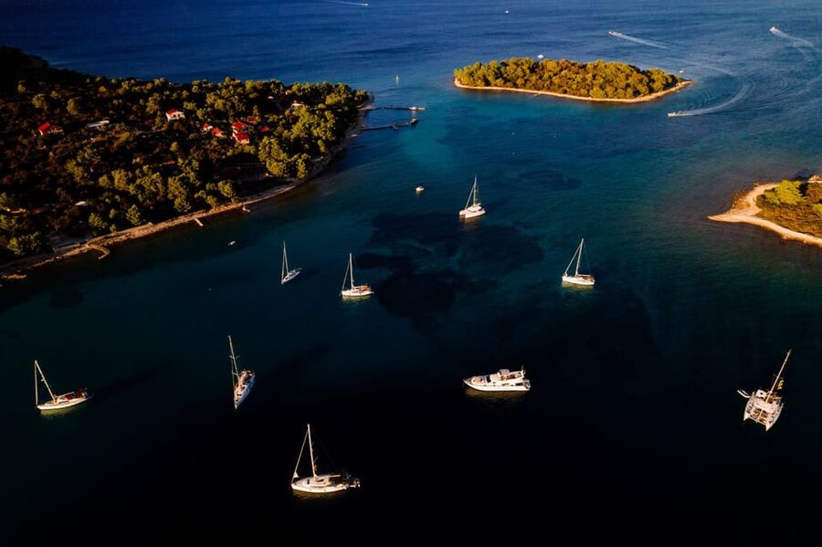 From Trogir Day sailing (private tour) - The crew and the feel onboard