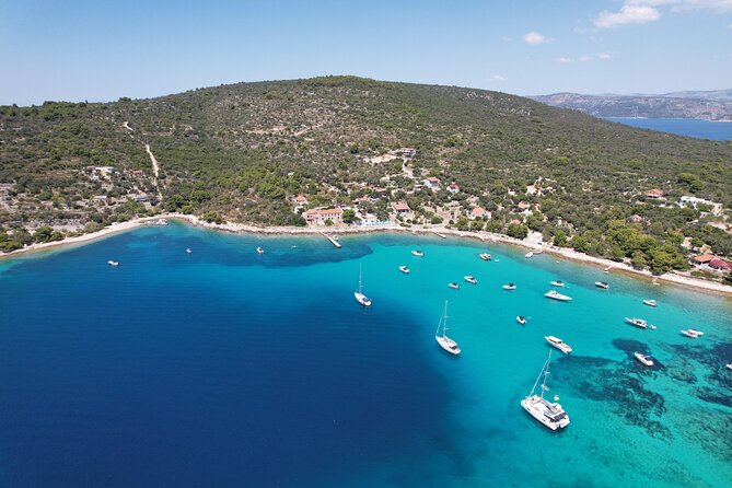 Full Day Boat Tour, Blue Lagoon and Šolta with lunch&drinks - Nečujam Bay and the Kontesa shipwreck