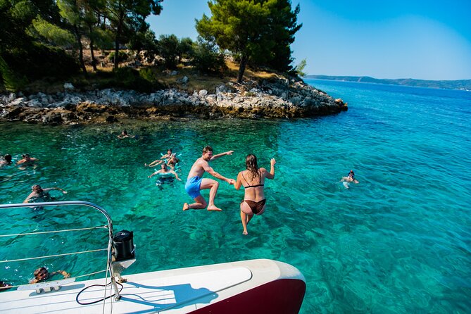 Full-Day Catamaran Cruise to Hvar & Pakleni Islands with Food and free Drinks - Šolta and the final swim