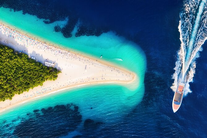 Full-Day PRIVATE Tour to ZLATNI RAT & HVAR - What the Marlin 790 Dynamic provides