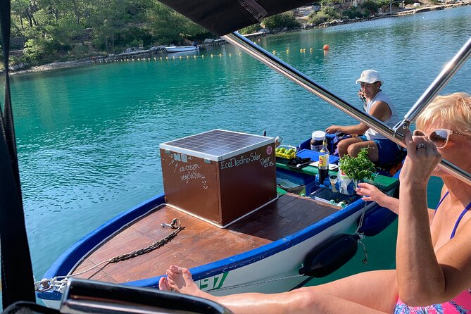 Fully customized private boat trip from Trogir and Split - Brač and Milna: the island lunch stop