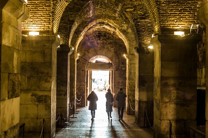 Game Of Thrones Tour Split - small group - Inside the Palace Where Daenerys Kept the Dragons
