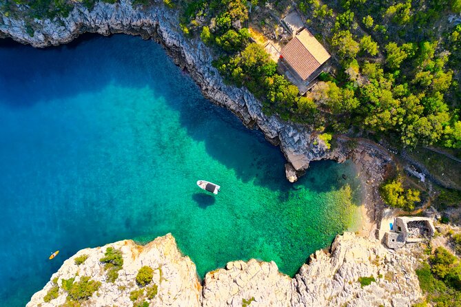 Half-day Speedboat Tour: Explore Hidden Gems of Hvar Island - Swimming beneath Mala Stiniva’s stone walls